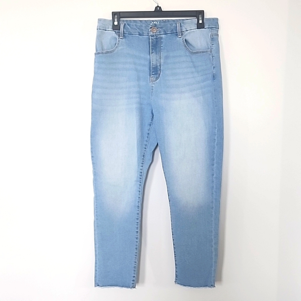 No Boundaries Stretchy Jean's Size 17